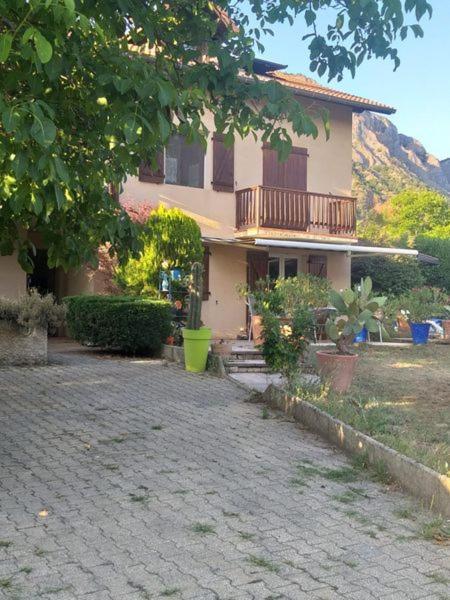Espinasses Au Paradis Des Grillons מראה חיצוני תמונה