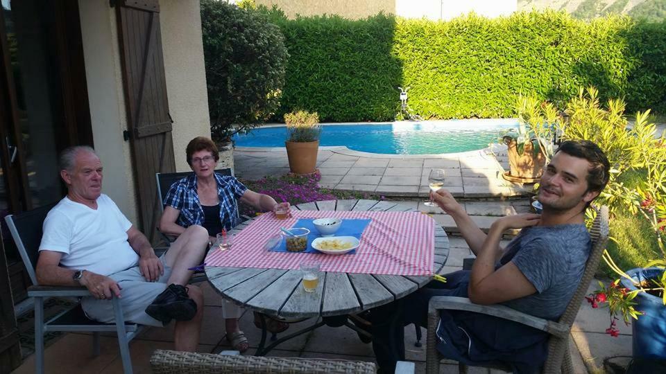 Espinasses Au Paradis Des Grillons מראה חיצוני תמונה